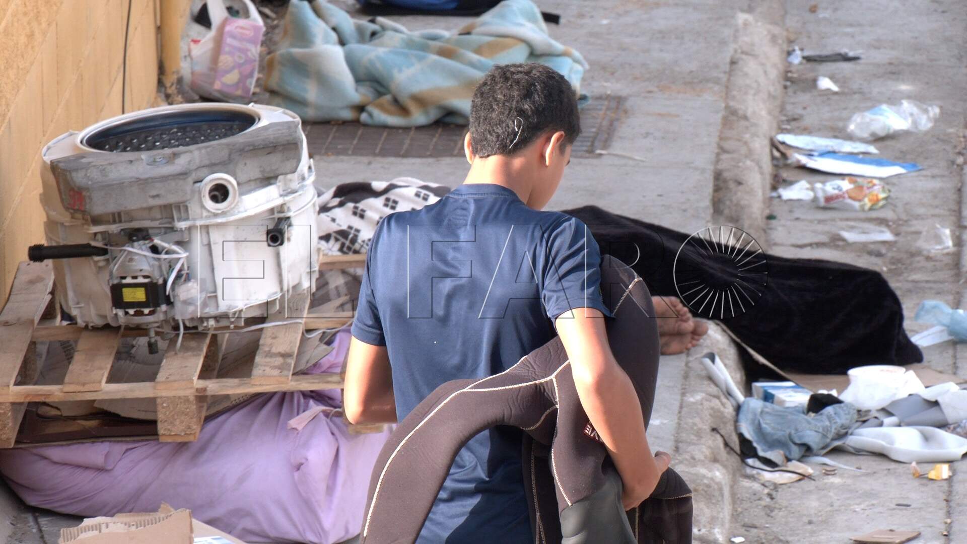 drama-humanitario-tarajal-persiste-colchones-mantas-suenos-rotos-frontera-naves-menores-4