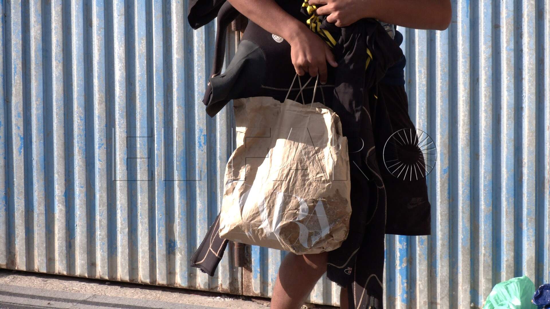 drama-humanitario-tarajal-persiste-colchones-mantas-suenos-rotos-frontera-naves-menores-7