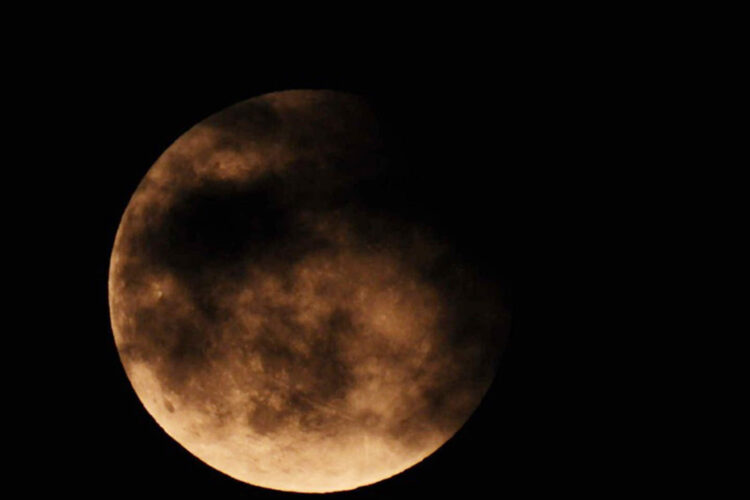 eclipse-parcial-de-luna-fecha-ver-simple-vista