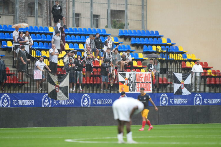 fc-andorra-ad-ceuta-chaparron-dentro-fuera-campo