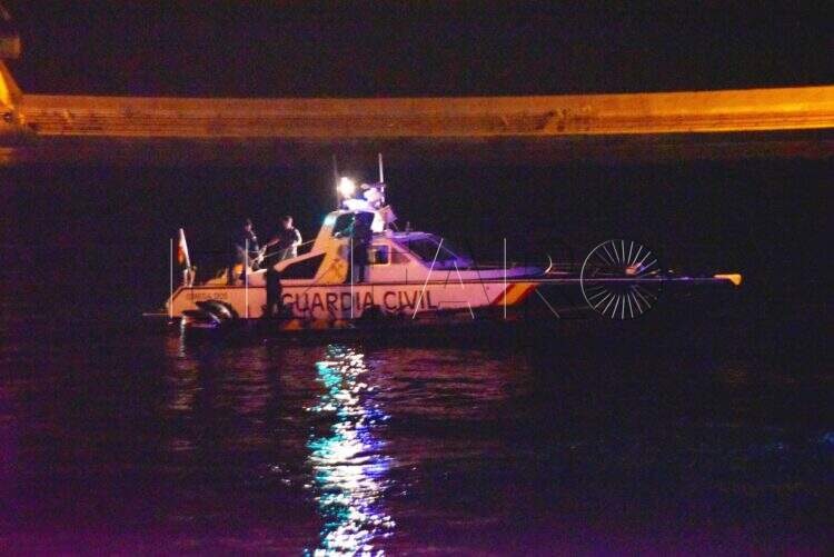 guardia-civil-detiene-piloto-phantom-cargada-inmigrantes