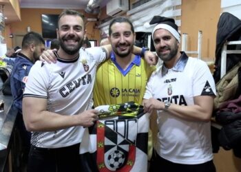 hinchas-las-palmas-contra-directiva-presidente-no-representa-aficion