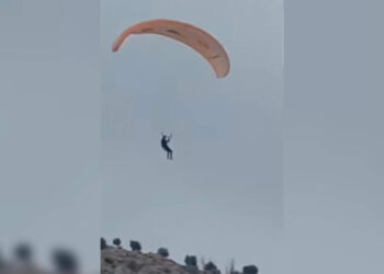 inmigrante-llego-parapente-benzu-pleno-blindaje-frontera-marruecos