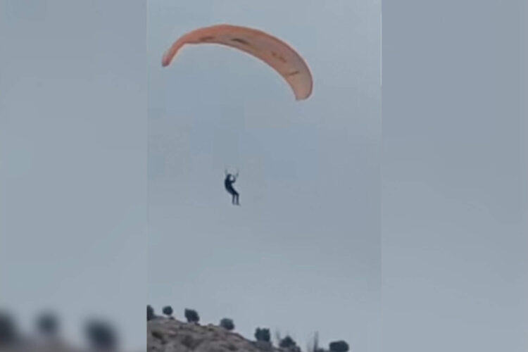 inmigrante-llego-parapente-benzu-pleno-blindaje-frontera-marruecos