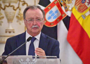 juan-vivas-feijoo-segunda-visita-ceuta-invasion-espana-merece-frontera-verdad-no-plastico-8
