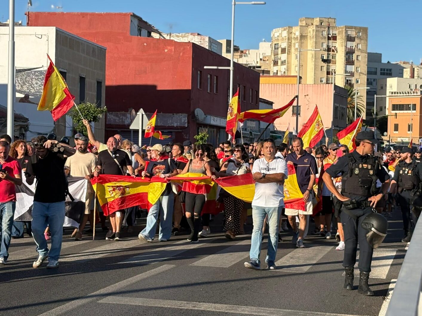manifestacion-ceuta-alza-voz-defender-convivencia-normalidad-20