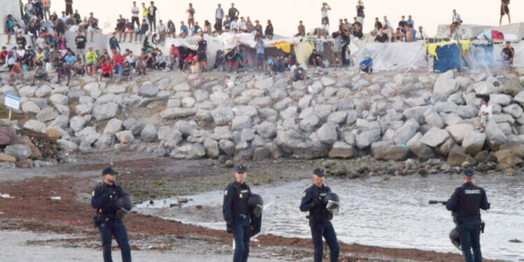 mas-imagenes-protesta-ceuta-no-se-rinde-banderas-consignas-nueva-manifestacion-Image-2026-08-28-at-21.42.46-750x500-portada