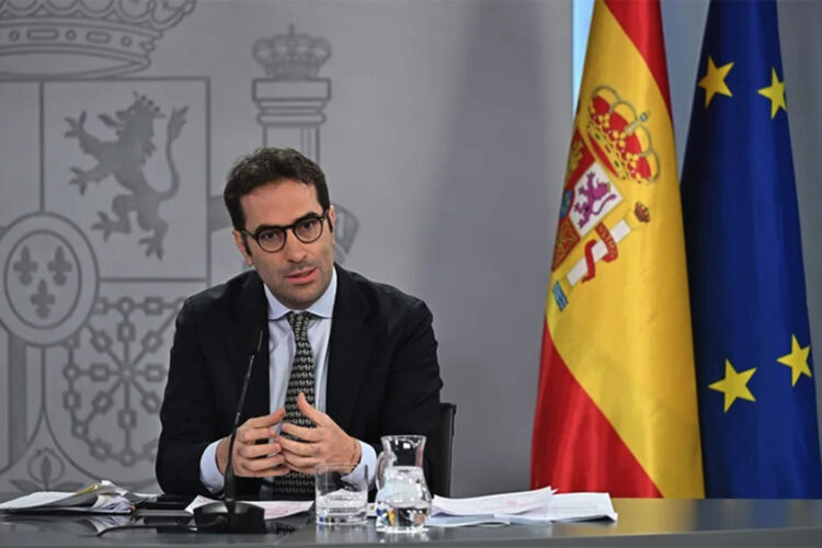 ministro-economia-carlos-cuerpo-visita-ceuta-plan-ayudas
