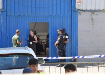 policia-nacional-trabaja-cate-ubicado-nave-tarajal