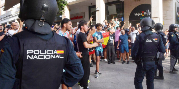 portada-ceuties-salen-calle-manifestaciones-nucleo-nacional-alvise-perez