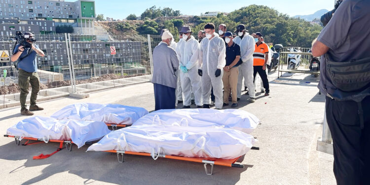 portada-tragedia-tarajal-cementerio-sidi-embarek-acoge-primeros-entierros