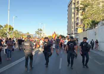 protesta-ceuta-no-se-rinde-banderas-consignas-nueva-manifestacion Image 2026-08-28 at 20.04.23