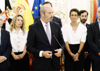 rollan-reclama-nuevo-marco-normativo-situacion-no-fue-crisis-migratoriarollan-reclama-nuevo-marco-normativo-situacion-no-fue-crisis-migratoria-2-5-750x422-portada