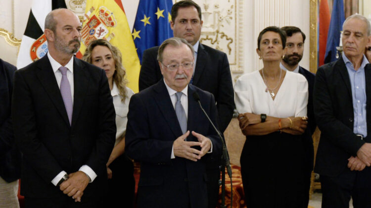 https://elfarodeceuta.es/vivas-semana-tras-avalancha-situacion-es-insostenible-estamos-peor/