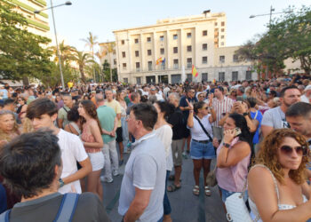 tension-plaza-reyes-ceuta-llegada-vito-quiles-29