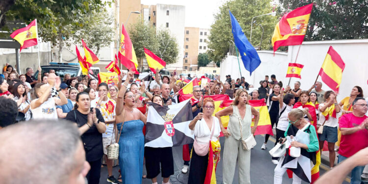 vecinos-otero-vuelven-protestar-acogida-inmigrantes