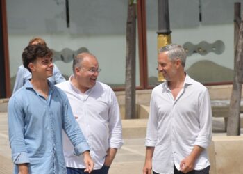 visita-feijoo-vivas-ceuta-no-recuperado-normalidad-miles-personas-siguen-aqui-5