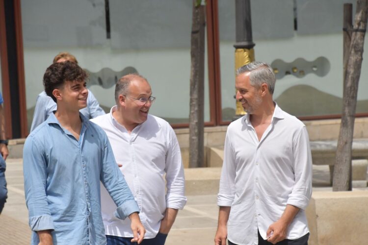 visita-feijoo-vivas-ceuta-no-recuperado-normalidad-miles-personas-siguen-aqui-5