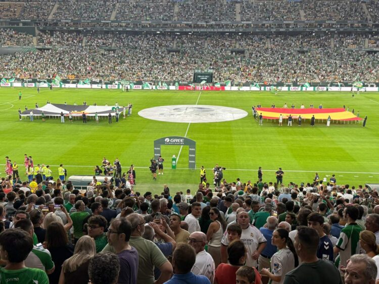 bandera-ceuta-cartuja-homenaje-solidario-minutos-antes-betis-real-madrid
