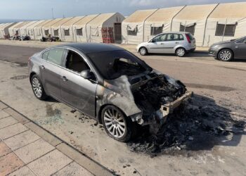 coche-quemado-rosales-3