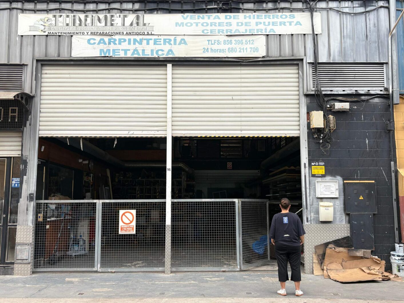 comerciantes-poligono-chimenea-necesitamos-higiene-olores-son-insoportables-19