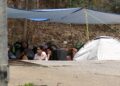 crisis-ceuta-mujeres-ninos-forman-otro-ceti-puertas-hipica-1