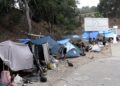 crisis-ceuta-mujeres-ninos-forman-otro-ceti-puertas-hipica-8