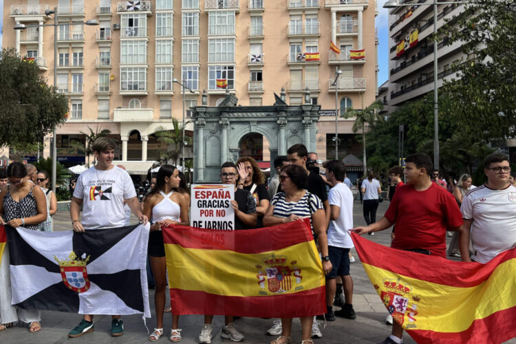 Los estudiantes de Ceuta reclaman más seguridad frente a Delegación
