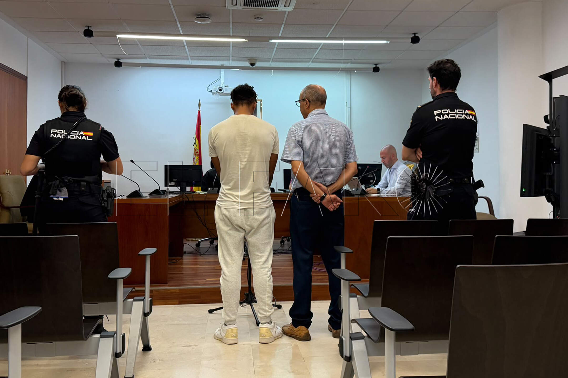 Expulsado el marroquí que intentó robar a un anciano con la técnica del ‘mataleón’