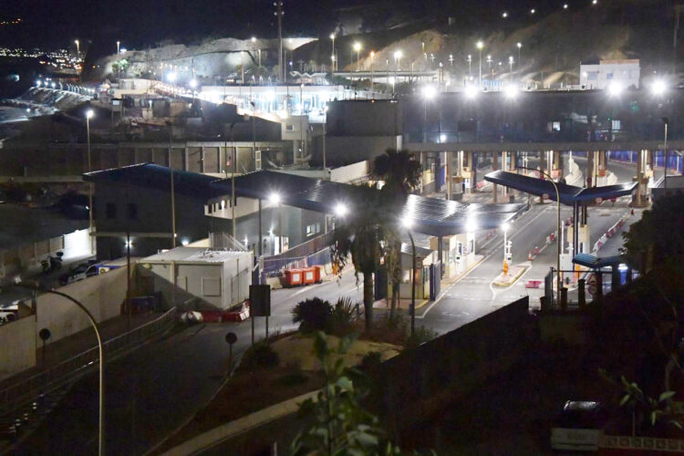 Los primeros sudaneses devueltos a Marruecos firmaron una declaración al dejar Ceuta