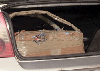 huye-guardia-civil-abandonar-coche-sarchal-kilos-hachis