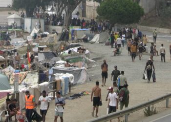 otro-mundo-playa-trampolin-fracaso-gobierno-espana-6