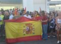 vecinos-bloquean-trafico-mostrar-rechazo-espacios-inmigrantes-puerto-1