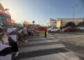 vecinos-bloquean-trafico-mostrar-rechazo-espacios-inmigrantes-puerto-13