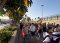 vecinos-bloquean-trafico-mostrar-rechazo-espacios-inmigrantes-puerto-28