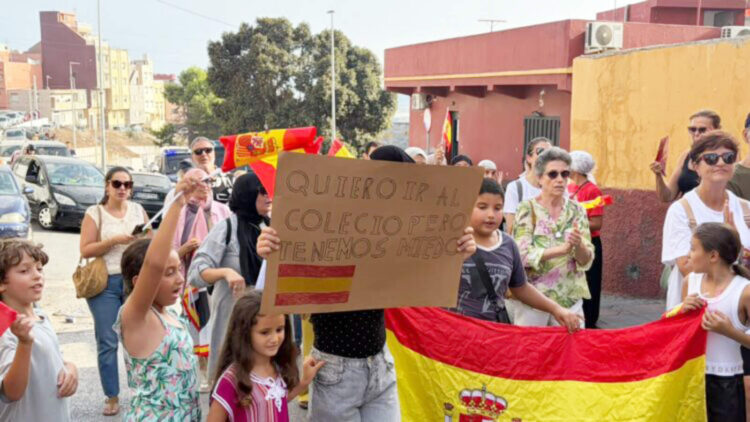 vecinos-periferia-calle-reclamar-seguridad-grito-ceuta-no-se-vende-Image-2026-09-07-at-18.22.29-750x422-portada