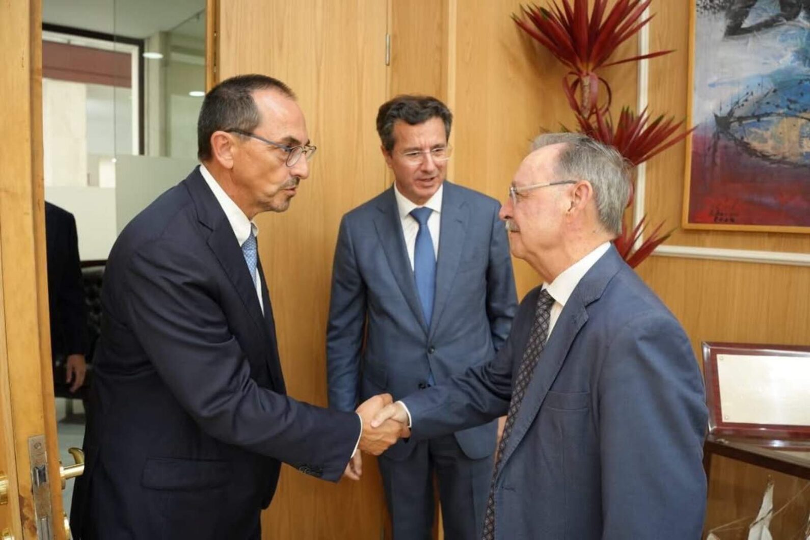 vivas-visita-consejero-delegado-endesa-gianni-armani