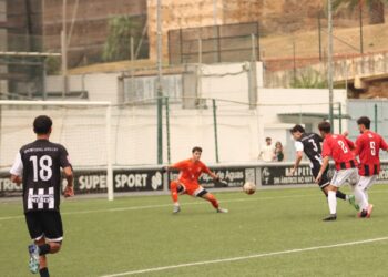 Remontada del Sporting B para seguir con un gran inicio de curso (3-2)